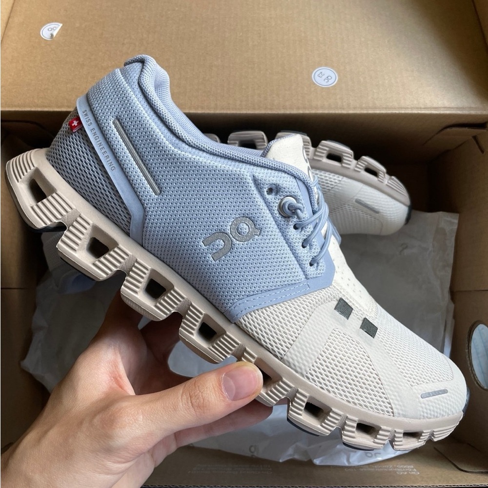 On cloud 5 nimbus/moon